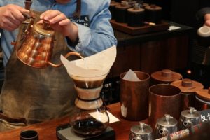 スターバックスリザーブロースタリー上海|世界一大きいスタバへゴー！面積最大グッズも豊富