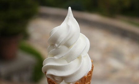 上海静安寺にある日本のソフトクリーム店、美味しい！フレッシュミルク